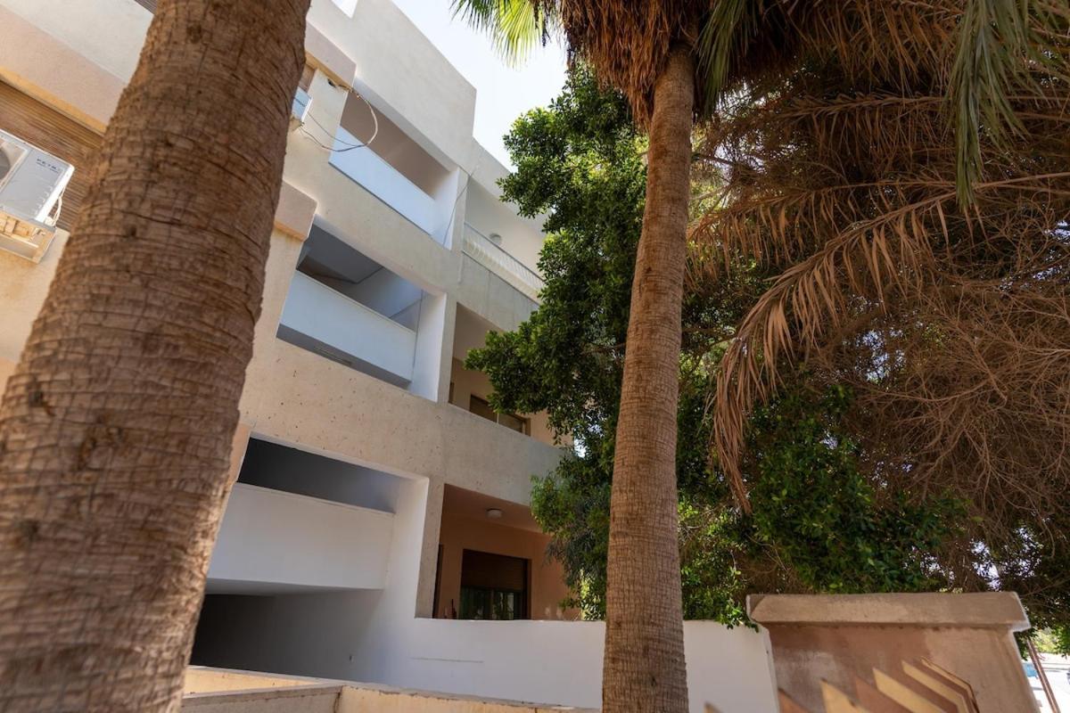 Blue Maria Perfect Location In Aqaba Apartment Exterior photo